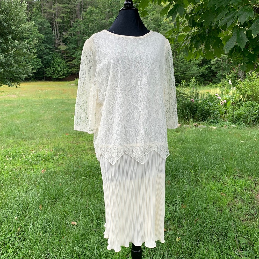 Cue Wedding Dress L - XL Drop Waist Lace Over Blouse Accordion Skirt Easy Care